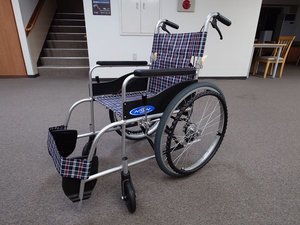 貸出し用の車椅子(館内専用)もございます。