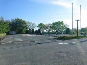 ■平面駐車場 200台■