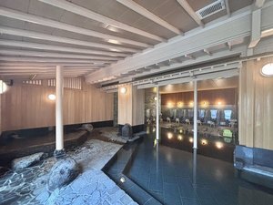 【婦人大浴場】広々としたお風呂で至福のひとときをお過ごしください。