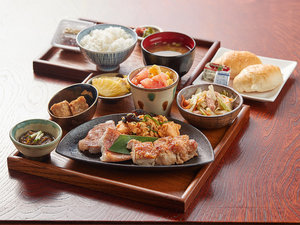 謝名亭での朝食
