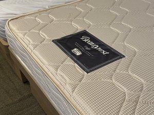 全室シモンズ製のベッドマットレスを導入