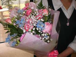 オプションでオーダー可能な花束(¥3,300)ご宿泊日の7日前までにご予約下さい。