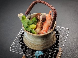 2026秋「松」松茸の優雅な香りを出汁に閉じ込めた土瓶蒸し。