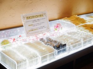 2階ロビーにアメニティコーナーをご用意しております。お好きなアメニティを必要数お取りください。