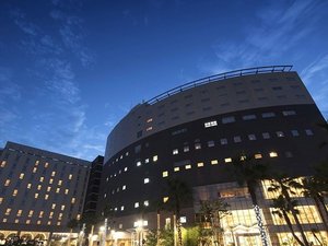 ホテル外観(夜)