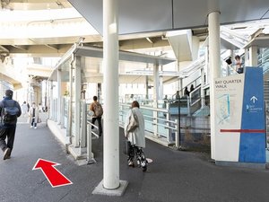 【JR・京急線横浜駅きた東口からのルート】B外へ出たら左の道を直進してください。