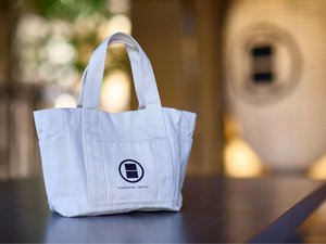 KAMAKURA HOTEL�I���W�i���O�b�Y(�g�[�g�o�b�O)