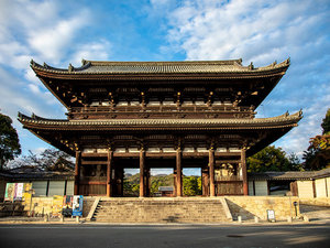 世界遺産 仁和寺(ホテルから車で約5分)