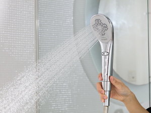 ■【ウルトラファインバブルシャワーヘッド】超微細な気泡で爽快な浴び心地と美容作用が期待できます。