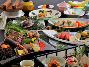 【三大グルメ会席】山陰の高級食材をふんだんに取り入れた当館最上級会席コース。