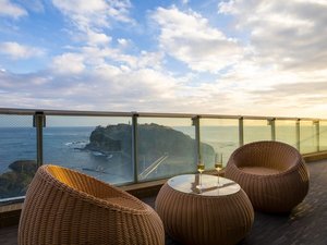 【ラウンジテラス】恵比寿島とオーシャンビューの絶景を堪能