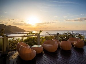 【レストランテラス】当館で一番綺麗な朝陽を見ることが出来る場所です。