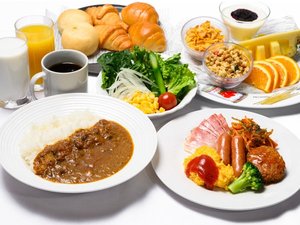 パンやカレーなど、洋食派のお客様も大満足の品揃え。海外の方にも安心してお楽しみいただけます。