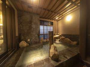 ■女性■岩風呂41〜42℃