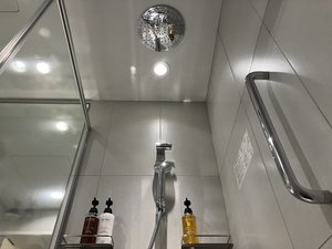 シャワールーム内レインシャワー完備 ※全室バスタブはございません