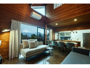 Lake England�̎{�ݎʐ^1