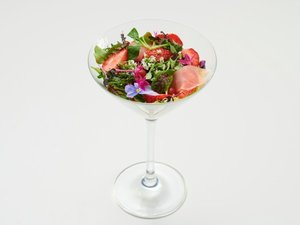 ディナー(あまおうのキャラメリゼと生ハムのカプレーゼ)