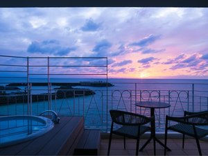 夕暮れのバルコニーからの絶景