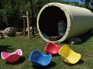 【あしびなー】あしびなーとは沖縄の方言で「遊び場」を意味します