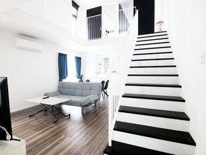 【沖縄県西海岸・東海岸の貸し別荘・コテージ・ヴィラ・コンドミニアム】モノクローム