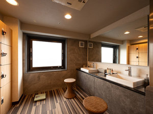 �y�����p�嗁��z�����������F���̃p�E�_�[���[���B�����x�x�����K�ɁB