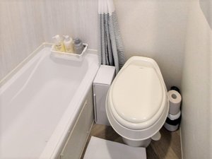 �y�V���[�g�g���[���[�z���j�b�g�o�X