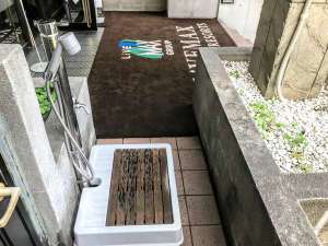 【足洗い場】24時間ご利用頂けます。散歩の後でも安心♪