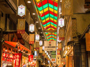 錦市場は早朝より営業!素敵な京土産と旅の思い出に是非、当ホテルからも徒歩圏内なのです!