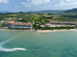 �y�O�ρz�G�������h�u���[�̊C�A�L���Ȏ��R�A�����Č��ɂ͎R������Ί_���̎��R�Ɉ͂܂ꂽ���n�B
