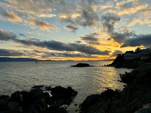 夕焼けの海の景色