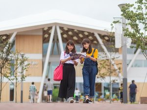 街歩きも楽しい、女川女子旅。駅前にはお土産や飲食店も充実♪