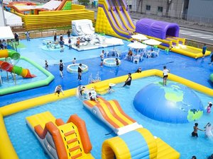 屋内外プレイランド、アソビパークまで車で13分。大人も&雨の日も楽しめますよ♪