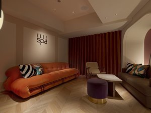 ELLE SPA ELLE�̐��E�ςɕ�܂��E�F�C�e�B���O���[��