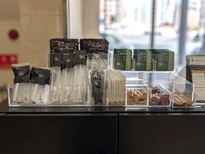 フロントにてご準備しております。必要なアメニティをご自由にお持ちください。
