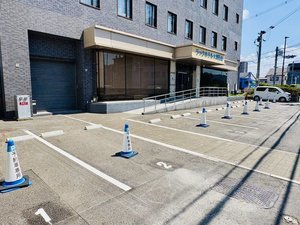 ホテル駐車場(1泊/1,500円)※お電話での先着予約制となっております。