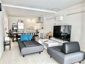A棟:広々としたリビングダイニング