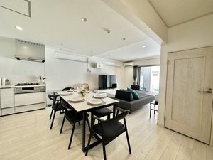 A棟:広々としたリビングダイニング
