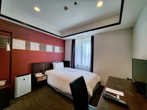 禁煙スタンダードシングル一例■約12�u■シモンズ社製ベッド120cm(客室により内装・調度異なります)