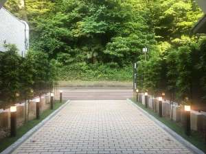 6月正面玄関