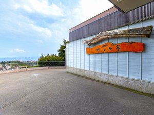 本館の玄関から望む別府の街