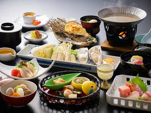 【基本会席】四季折々の旬の味覚を取り入れた和会席。旬を味わうスタンダードな和会席。