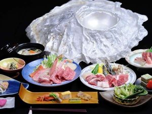 ホテルオリジナルのお釜をモチーフにした十代辻屋鍋