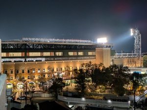ホテルから見たナイター開催時の甲子園球場