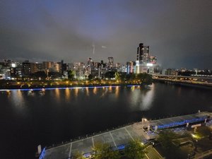 �q������̌i�F�i��j