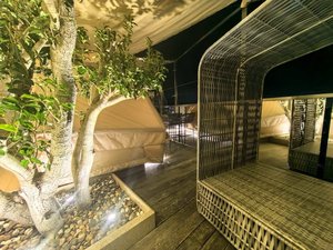ホテル自慢の専用ガーデンとキャンプ体験付き。一度の旅で、二つの楽しみを。