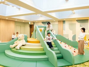 【キッズパーク】雨の日でも安心!全天候型のキッズパーク