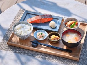 朝食
