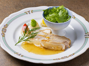 2026年4〜5月のメインチョイス:天城軍鶏のロースト〜伊豆産ニューサマーオレンジのビネグレット仕立て〜