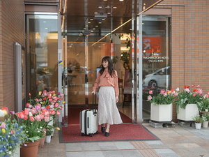 春の当館は、桜をはじめ彩り豊かな花々がお迎え。カラフルに、心躍る旅のひとときを。