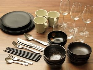 【貸出備品】お皿やグラス、カトラリーなど、お食事に必要な備品をご用意しております。